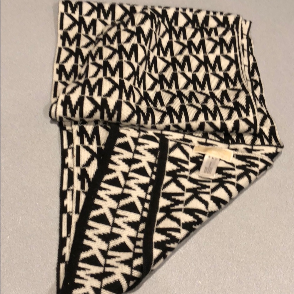 Micheal Kors scarf wrap